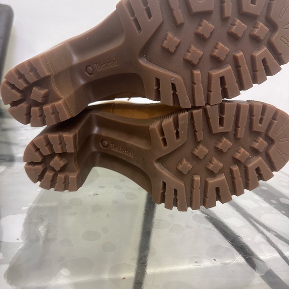 Timberland Wheat Suede Lug-Heel Lace-Up Ankle Boots - Picture 5 of 9